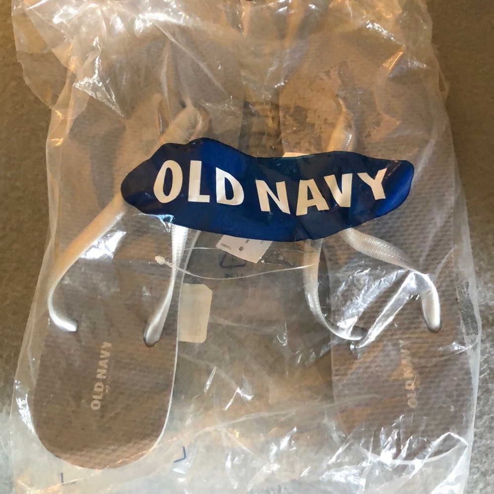 Gray old navy flip flops